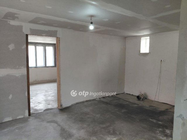 Eladó családi ház, Hatvanban 27 M Ft, 2+1 szobás