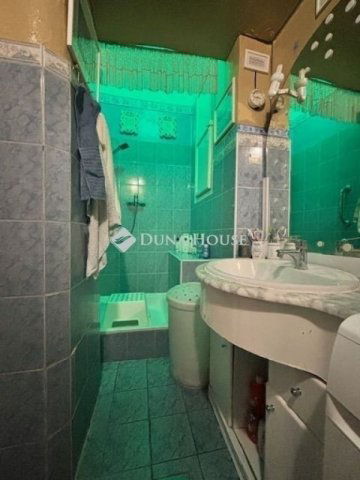 Eladó téglalakás, Budapesten, VII. kerületben 128.9 M Ft