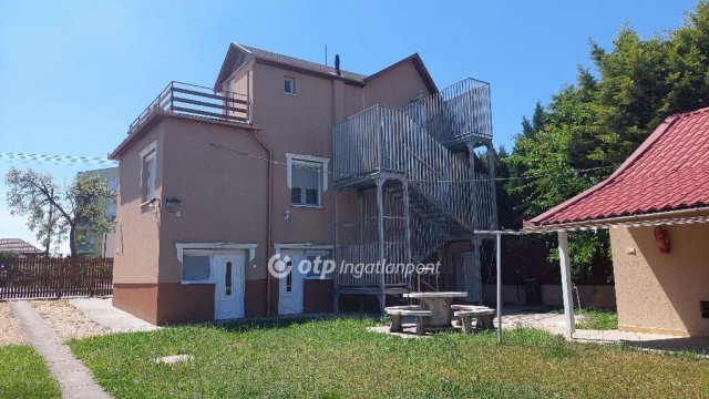 Eladó családi ház, Túrkevén 59 M Ft, 5 szobás