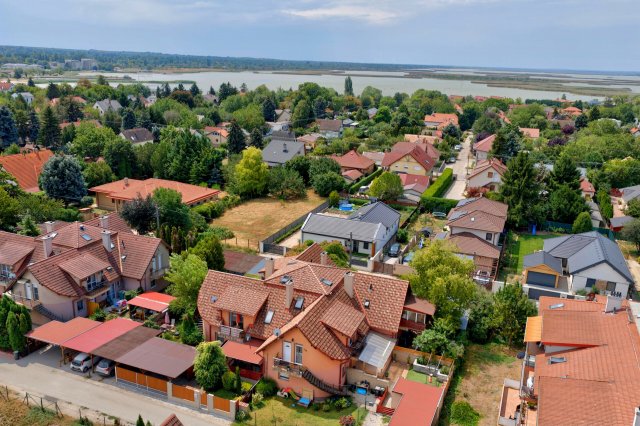Eladó téglalakás, Kápolnásnyéken, Vasvári utcában 111.9 M Ft