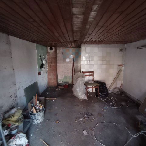 Eladó családi ház, Szegeden 39.95 M Ft, 2 szobás