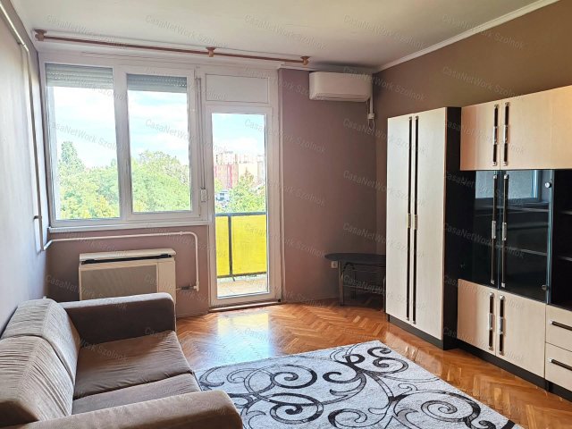 Kiadó téglalakás, albérlet, Szolnokon 120 E Ft / hó, 2 szobás