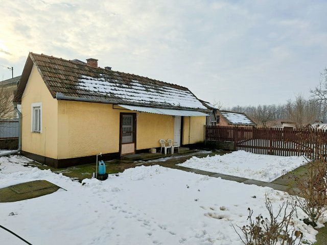Eladó családi ház, Újfehértón 34.8 M Ft, 2 szobás
