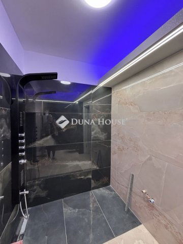 Kiadó téglalakás, albérlet, Pécsett 260 E Ft / hó, 2 szobás