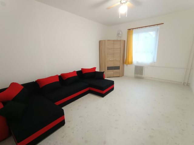 Kiadó téglalakás, albérlet, Tatabányán 130 E Ft / hó