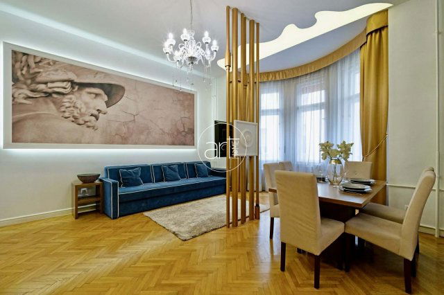 Eladó téglalakás, Budapesten, V. kerületben, Október 6. utcában