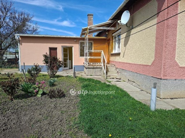 Eladó családi ház, Sarkadon 18.5 M Ft, 3 szobás