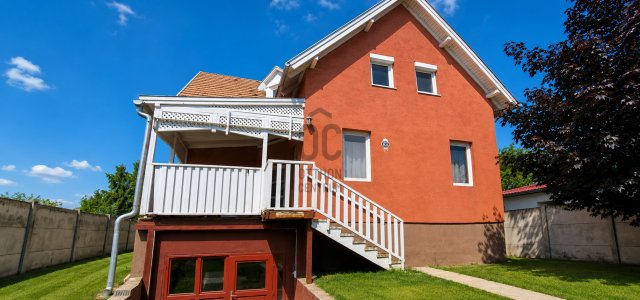 Eladó családi ház, Esztergomban 84 M Ft, 6 szobás