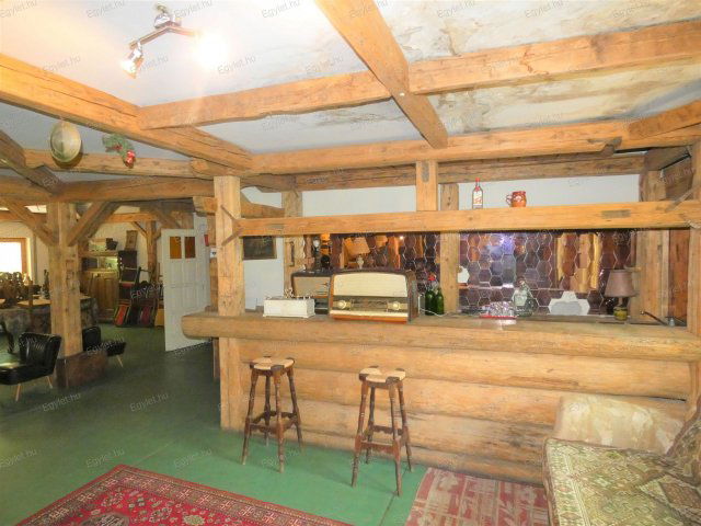 Eladó ipari ingatlan, Kiskunlacházán 159 M Ft, 10 szobás