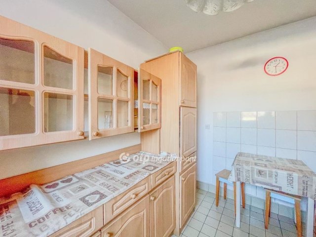 Eladó panellakás, Nagyigmándon 21.9 M Ft, 2+1 szobás