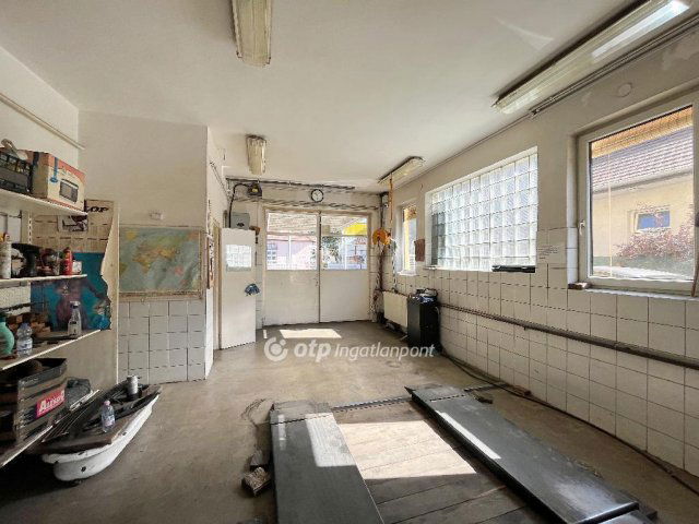 Eladó családi ház, Budapesten, XV. kerületben 120 M Ft, 3 szobás