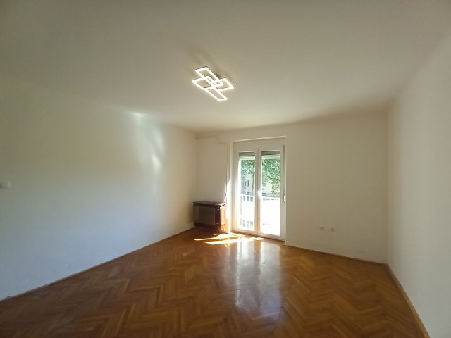 Eladó téglalakás, Pécsett, István utcában 22.6 M Ft, 1 szobás