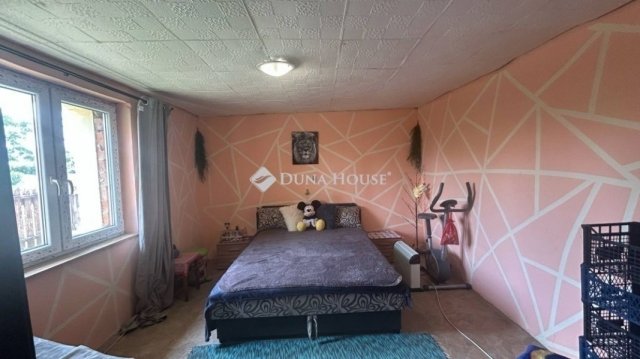 Eladó családi ház, Pilisen 32 M Ft, 2 szobás