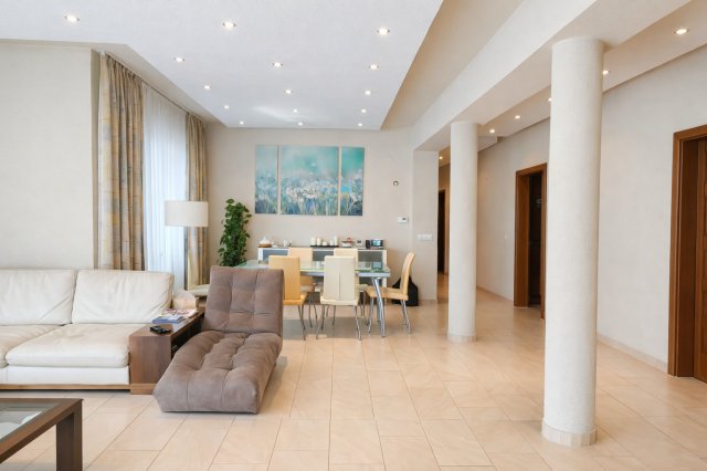 Eladó családi ház, Nyíregyházán 225 M Ft, 3+1 szobás