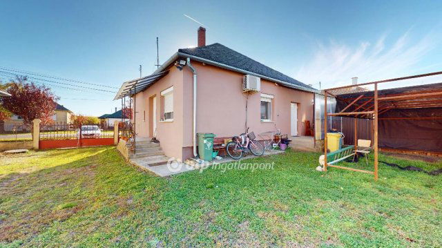 Eladó családi ház, Girincsen 17.9 M Ft, 2 szobás