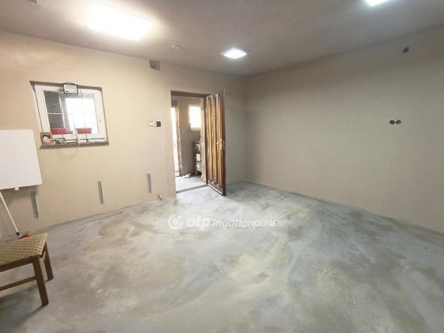 Eladó családi ház, Sóskúton 70.9 M Ft, 3 szobás