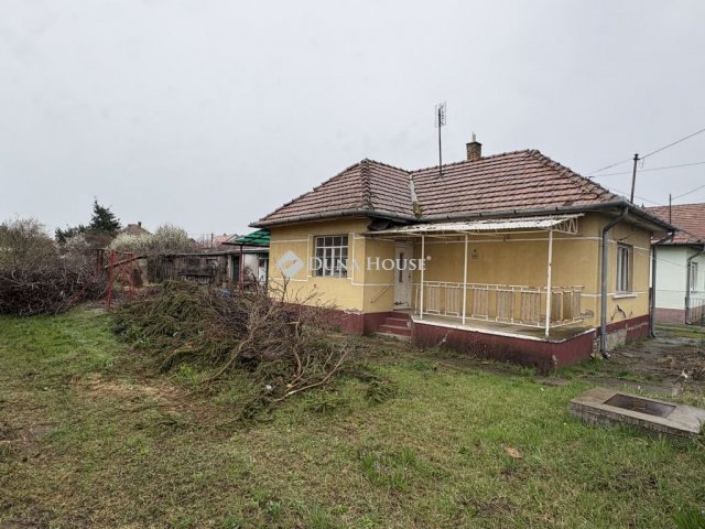 Eladó családi ház, Vecsésen, Damjanich utcában 48 M Ft