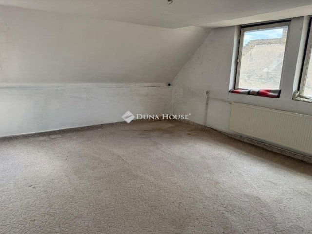 Eladó családi ház, Budapesten, XX. kerületben 79.999 M Ft