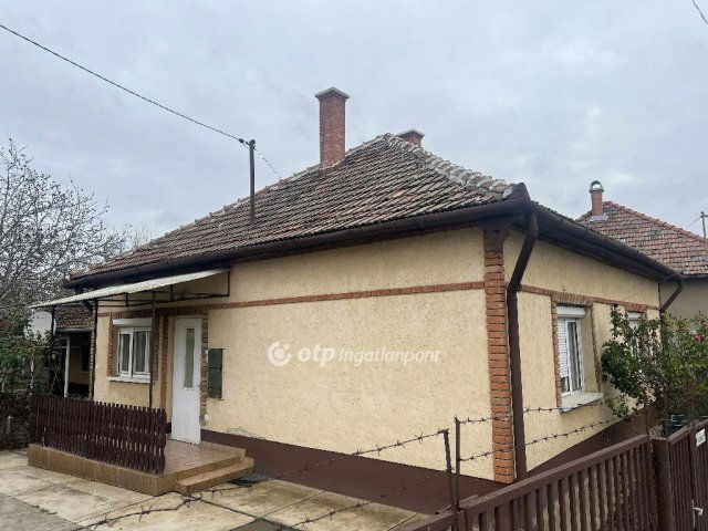 Eladó családi ház, Tószegen 22 M Ft, 3+2 szobás