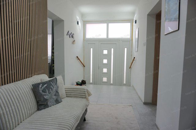 Eladó családi ház, Szanyon 52.5 M Ft, 3 szobás