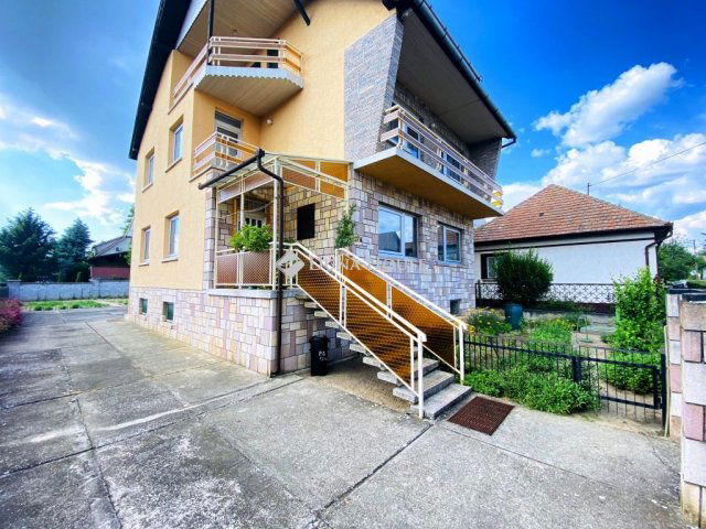 Eladó családi ház, Tápiószecsőn 69.9 M Ft, 6 szobás