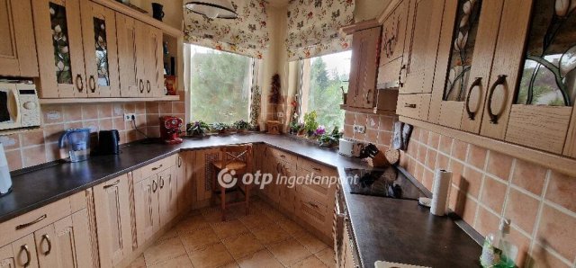 Eladó családi ház, Nyíregyházán 145 M Ft, 7 szobás