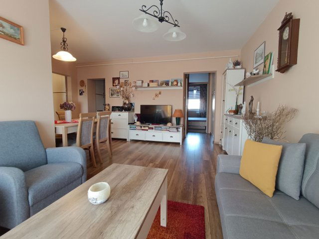 Eladó panellakás, Veszprémben 77 M Ft, 4 szobás