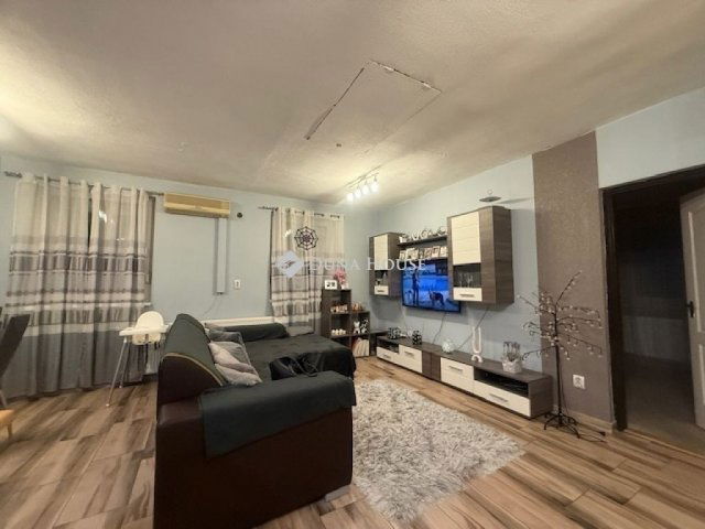 Eladó téglalakás, Vecsésen 46.5 M Ft, 4 szobás