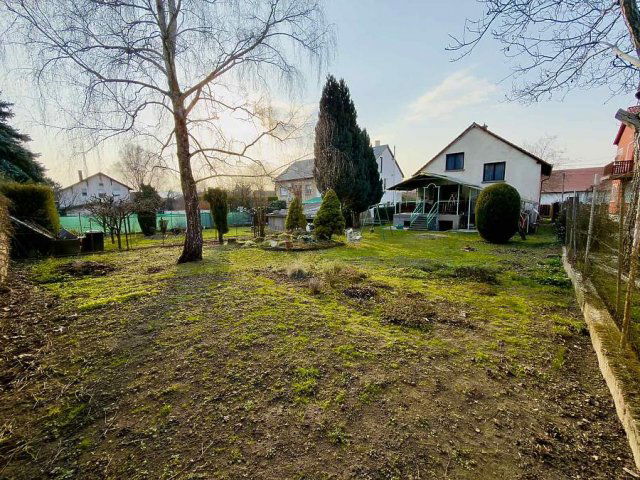 Eladó családi ház, Vácon 115 M Ft, 5 szobás