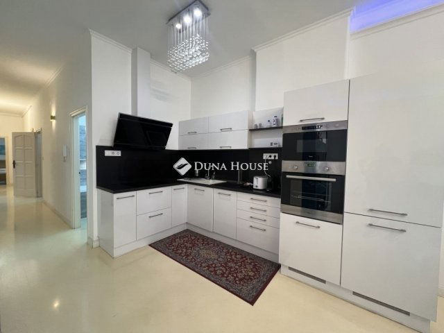 Eladó téglalakás, Budapesten, VI. kerületben 206.25 M Ft