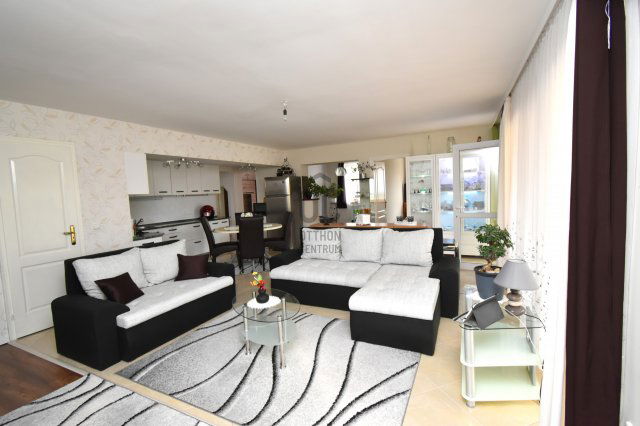 Eladó családi ház, Gyenesdiáson 139 M Ft, 5 szobás