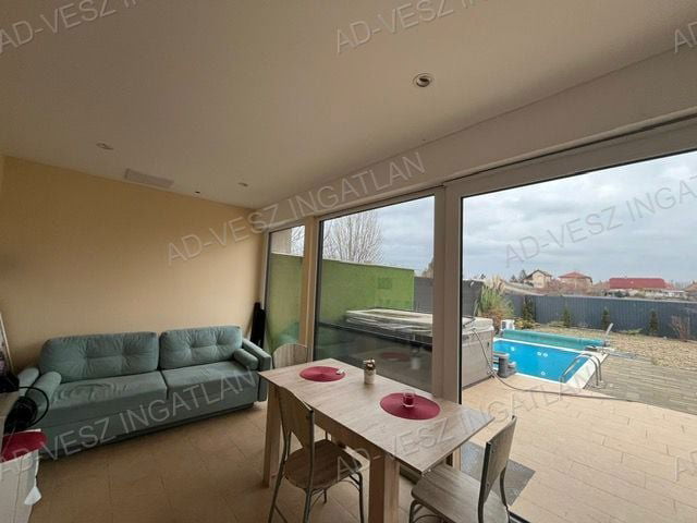 Eladó családi ház, Újhartyánon 87 M Ft, 2 szobás