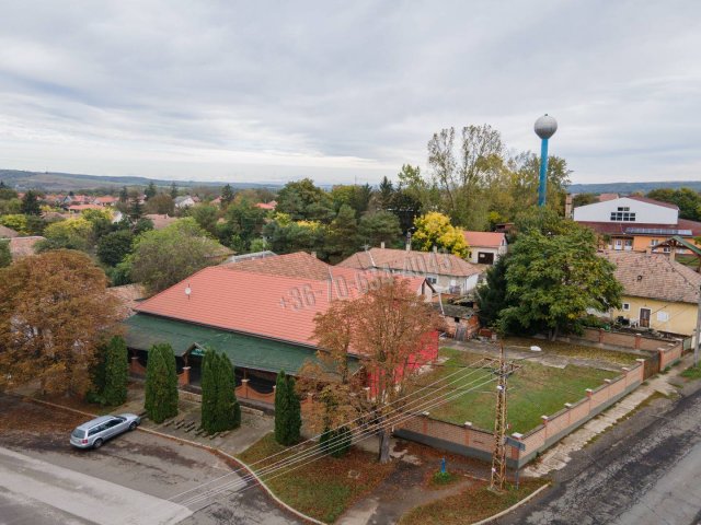 Eladó ipari ingatlan, Vámosmikolán 109 M Ft