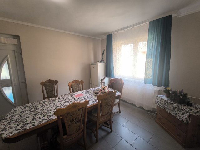 Eladó családi ház, Nyíregyházán 60.9 M Ft, 5 szobás