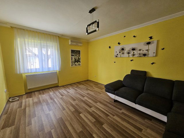 Kiadó téglalakás, albérlet, Pápán 120 E Ft / hó, 1+1 szobás