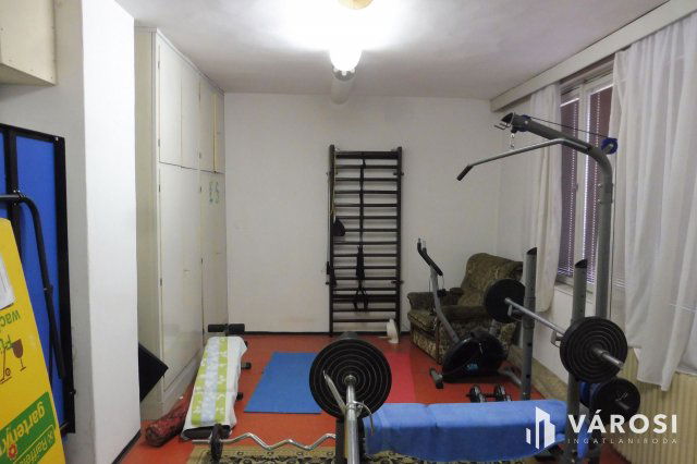 Eladó téglalakás, Szegeden 83.9 M Ft, 4 szobás