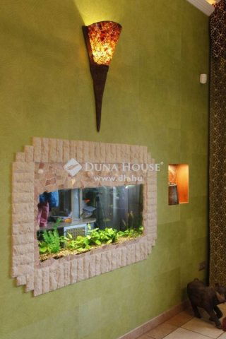 Eladó családi ház, Szadán 195 M Ft, 5 szobás