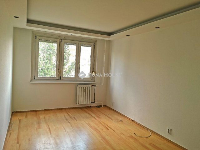 Eladó panellakás, Budapesten, III. kerületben 79.5 M Ft, 3 szobás