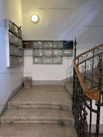 Eladó téglalakás, Budapesten, VI. kerületben, Paulay Ede utcában