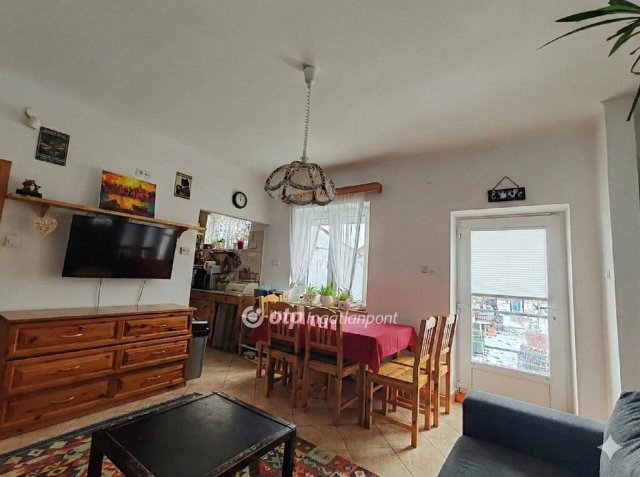 Eladó családi ház, Egerben 90 M Ft, 5 szobás