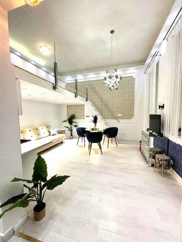 Eladó téglalakás, Budapesten, VI. kerületben 59.8 M Ft, 1 szobás