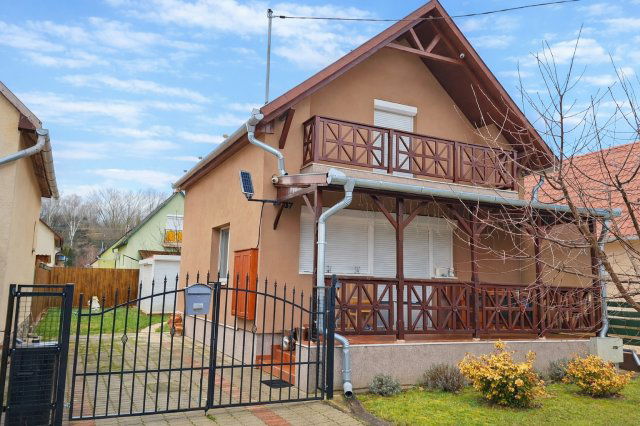Eladó családi ház, Dombóváron, Alkonyat utcában 63 M Ft