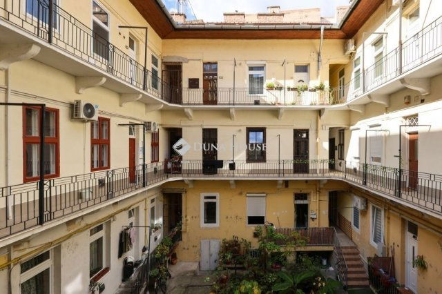 Eladó téglalakás, Budapesten, IX. kerületben 61.9 M Ft, 1 szobás