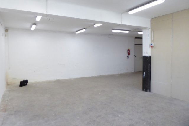 Kiadó ipari ingatlan, Pécsett, Északmegyer dűlőn 111 E Ft / hó