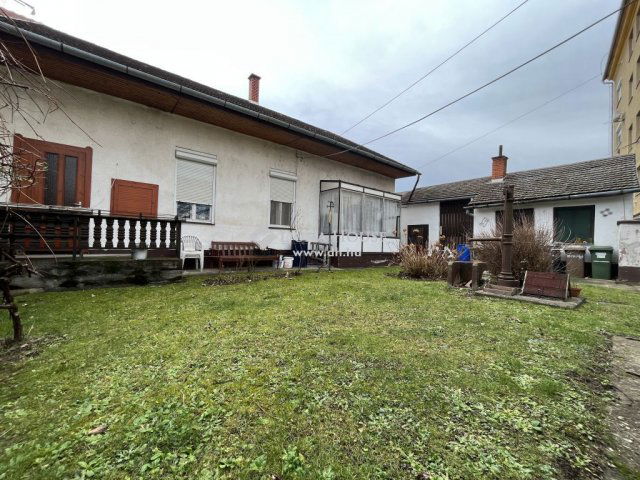 Eladó családi ház, Szentgotthárdon 27.9 M Ft, 2 szobás