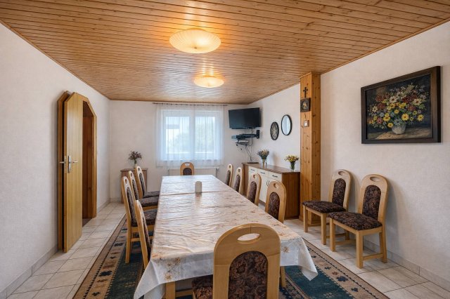 Eladó családi ház, Lipóton 159 M Ft, 14 szobás
