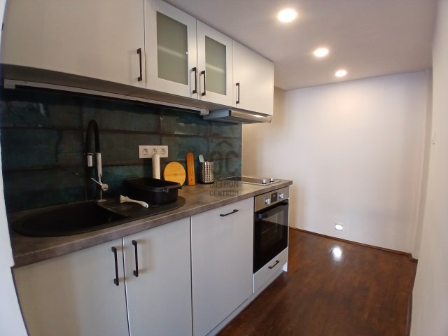 Kiadó téglalakás, albérlet, Budapesten, VI. kerületben