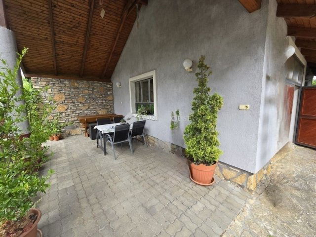 Eladó családi ház, Bándon 129.9 M Ft, 5 szobás