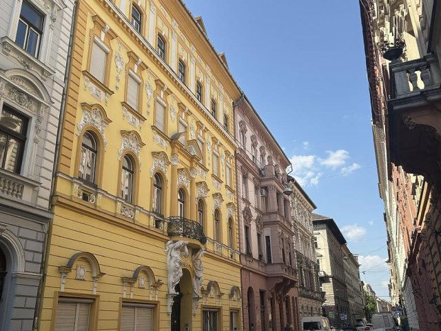 Eladó téglalakás, Budapesten, VI. kerületben 65 M Ft, 2 szobás