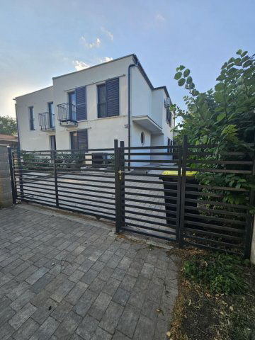 Eladó családi ház, Siófokon 170 M Ft, 5 szobás
